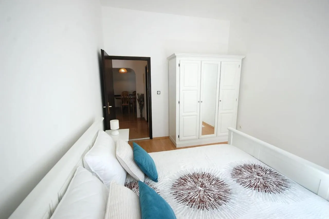 Apartment Margareta By El-Pi Tours Njivice
