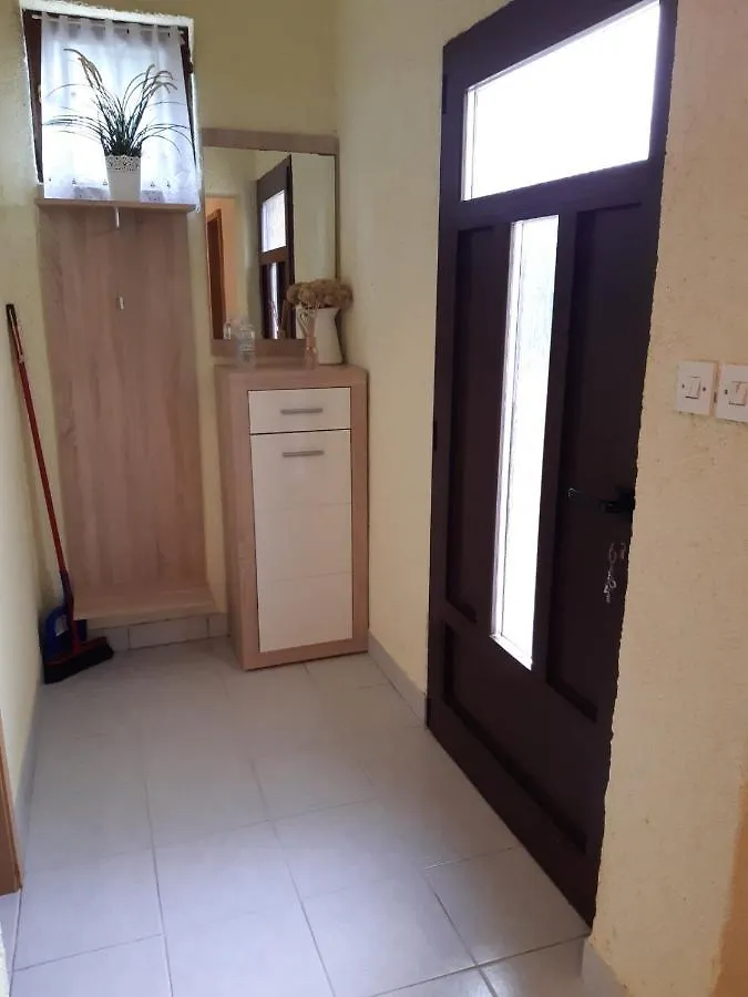 Apartment Margareta By El-Pi Tours Njivice
